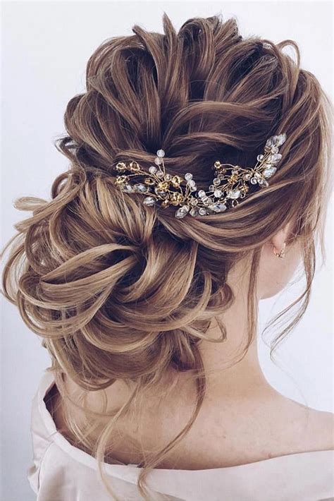 Wedding Updos 202223 Guide 50 Best Looks Expert Tips And Faqs