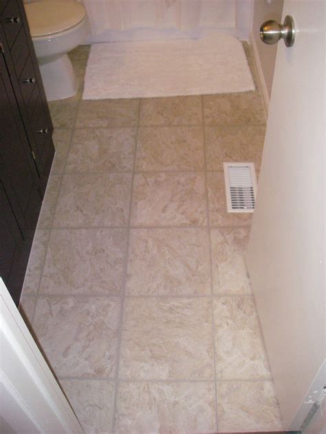 31 Stunning Pictures And Ideas Of Vinyl Flooring Bathroom Tile Effect 2022