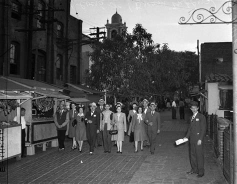 Strolling Along Olvera Street In 1949