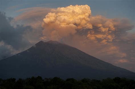 Eruption one way ticket (4 hits: Mount Agung Eruption Continues; Bali Airport Remains Open ...