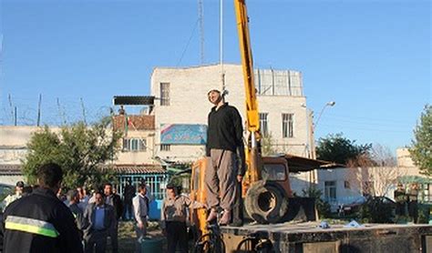 Iran Human Rights Article Four Prisoners Executed In Iran One Hanged Publicly