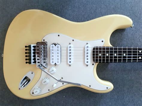 Photo Fender American Special Floyd Rose Classic Stratocaster Hss