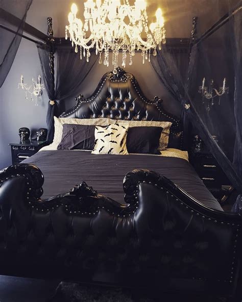 Publication Instagram Par Ladylucifer • 6 Mai 2018 à 5 55 Utc Gothic Bedroom Apartment
