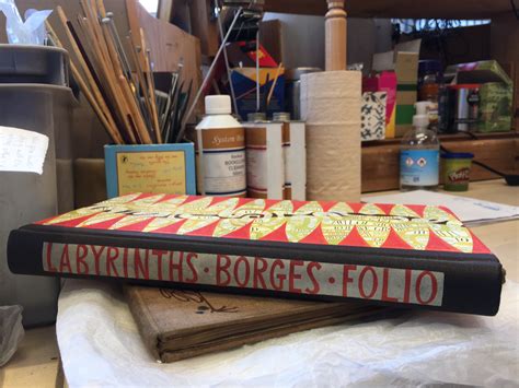 Labyrinths by Borges, Jorge Luis: Very Good Hardcover (2007) 1st