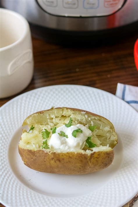 In our series on baked potatoes, we've discovered that it's possible to get a tasty, fluffy potato in a variety of ways. How to Cook Fluffy Baked Potatoes in Instant Pot: Step-by ...