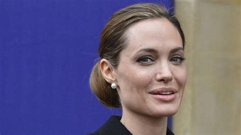 Angelina Jolie Has Double Mastectomy Due To Cancer Gene Bbc News