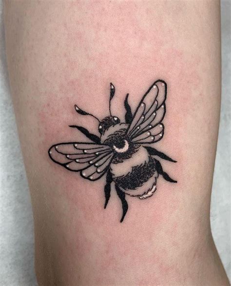30 Pretty Bumble Bee Tattoos You Can Copy Style Vp Page 4