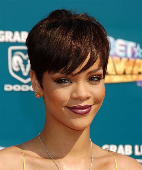 Greatest Rihanna Short Hair Styles Fashion Icon To Follow Check