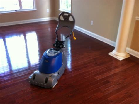 Lets Choose The Best Thing To Clean Hardwood Floor With Great Result