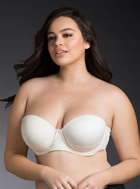 Strapless Bras For Big Boobs Exist And Were Adding These 13 To Our Lingerie Drawer Hellogiggles