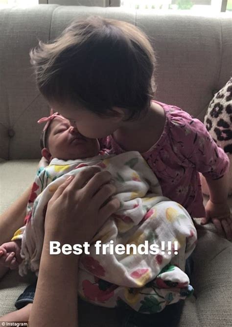Bristol Palins One Year Old Cuddles Her Newborn Sister Daily Mail Online