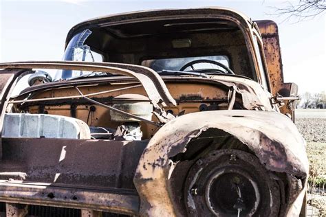 Junk cars have been car buying professionals for over 30 years. Who Buys Junk Cars: How to Pick Car Salvage Services