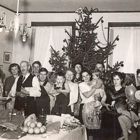 Collection 97 Pictures 1950s Christmas Photos Superb 102023