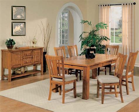 Light Oak Finish Casual Dining Room Table Woptional Chairs