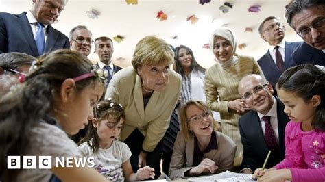 Migrant Crisis Merkel And Eu Officials Visit Turkey Camp Bbc News