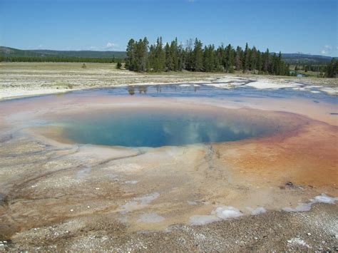 Midway Geyser Basin Opal Pool Photo De J12 Yellowstone Salt