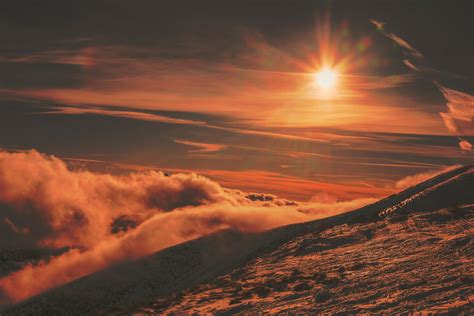 Snow Mountain In The Sunset Wallpapers 4k Hd Snow Mountain In The
