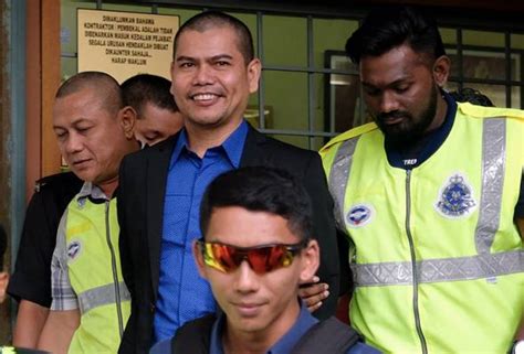 Borang 208 yang telah dicop. Khuatir larikan diri sekali lagi, ikat jamin Jamal Yunos ...