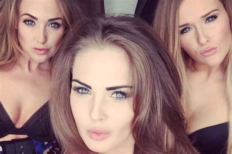 Sisters Posing For Sexy Selfies Net £75k In Ts From Men Theyve