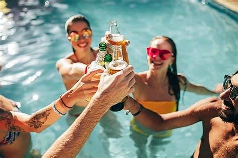 Tips For Throwing An Exciting Pool Party Tailgater Magazine