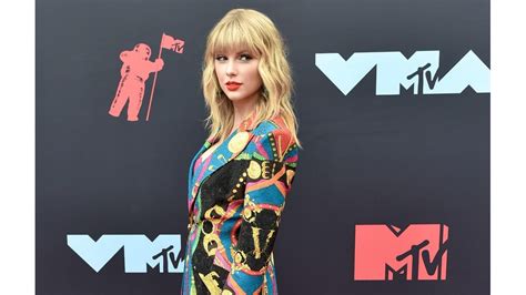 Taylor Swift To Receive Artist Of The Decade Gong At Amas 8 Days