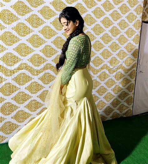 Yeh Rishta Kya Kehlata Hai Fame Shivangi Joshi Looks Breathtaking In