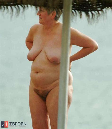 Fotos de abuelas en la playa nudista Fotos porno por categoría gratis