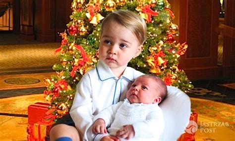 Z tej też okazji opublikowano kilka uroczych fotografii. Książe William opowiedział, jak królewska rodzina spędzi ...