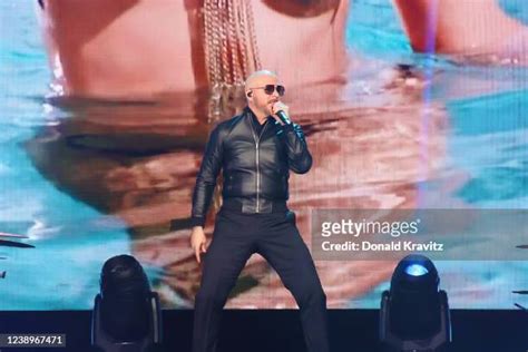 Pitbull Performs Photos And Premium High Res Pictures Getty Images
