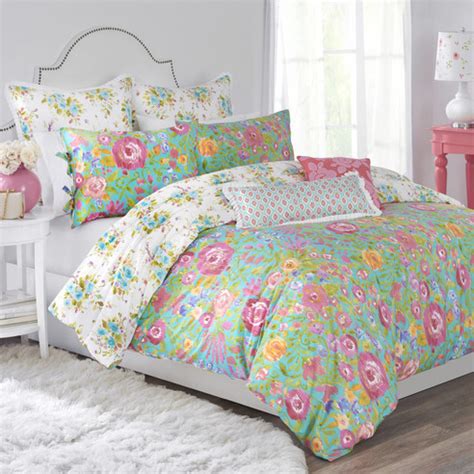 You can use these beautiful girls bedding set full during festivals, parties and get together in your house. Rosalie by Haute Girls - BeddingSuperStore.com