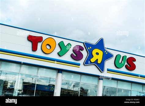 Toys R Us Store Sign Shop Logo Exterior Leeds Birstall Retail Park