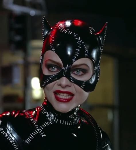 Michelle Pfeiffer Catwoman 1992 600x350png 600×350 Catwoman From