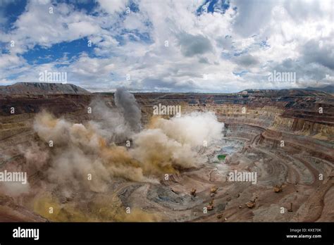 Mine Blast Hi Res Stock Photography And Images Alamy