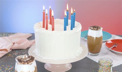 Bolo Com Muitas Velas