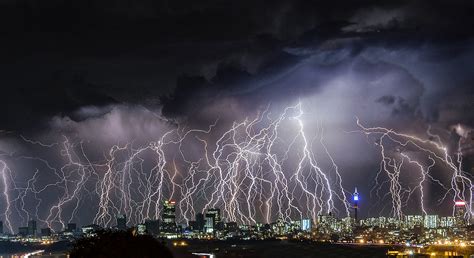 11 Dramatic Images Of Lightning Over Johannesburg South Africa