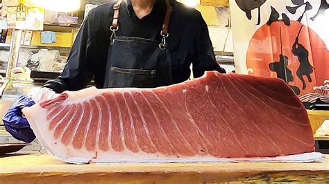 Giant Bluefin Tuna Cutting Show And Luxurious Sashimi In Taiwan Youtube