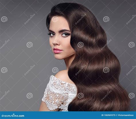 Brunette Girl With Long Shiny Wavy Hair Beautiful Model With He Stock Image Image Of Lipstick