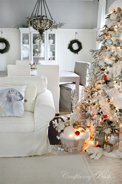 This christmas, make every room look as festive as possible with these jolly christmas decoration ideas. Christmas Home Decor Ideas - The 36th AVENUE