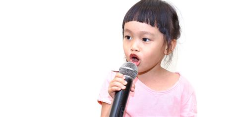 Cara Terbaik Ajarkan Anak Berani Bicara Di Depan Umum