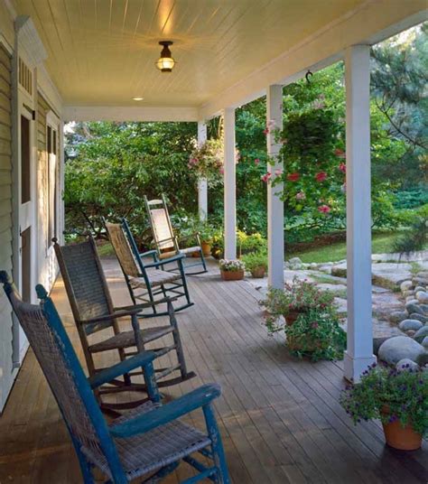 Beach Cottage With A Fabulous 3 Season Screened Porch