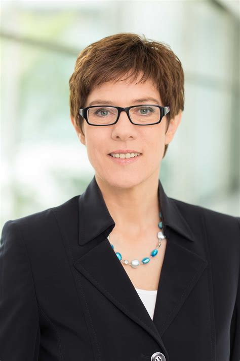 Born 9 august 1962 sometimes referred to by her initials of akk is a german politician serving as minister of defence since july 2019 and former leader of the christian democratic union cdu. Lunch Talk mit der Saarländischen Ministerpräsidentin ...
