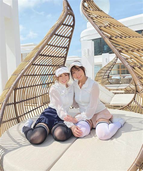 新矢皐月さんのインスタグラム写真 新矢皐月instagram「﻿ ﻿ ゴルフウェア双子コーデ⛳️﻿ ﻿ ﻿ Jjane