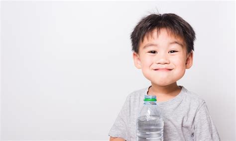 Premium Photo Closeup Asian Face Little Children Boy Drinking Water