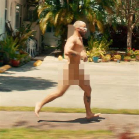 fans de manuel turizo reaccionan a fotos en las que se ve al cantante correr desnudo por las