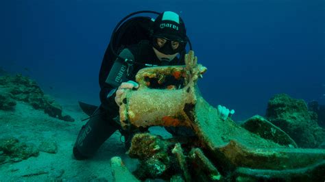 Divers Find 2000 Year Old Shipwreck Graveyard Near Tiny Greek Island