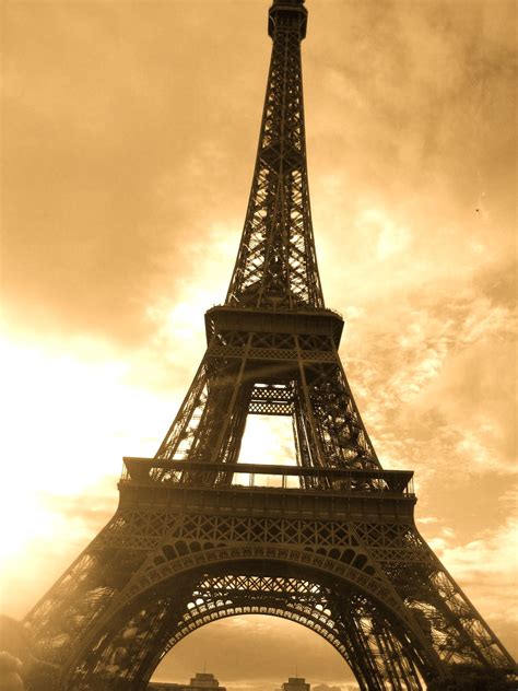 Eiffel Tower At Sunset Parigi