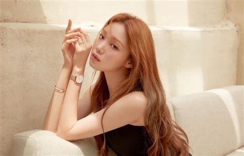 She graduated from the university in february 2016. Lee Sung Kyung Net Worth, Age, Height, Body, Career, Bio ...