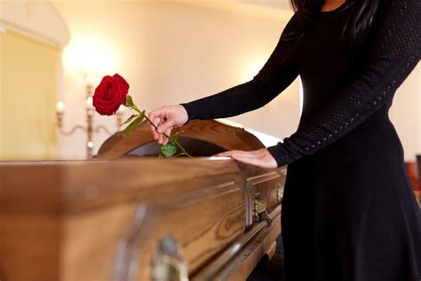 fascinating funeral traditions around the world
