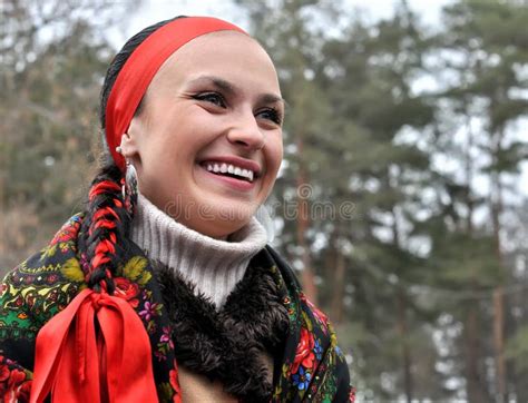mulher ucraniana nova foto de stock imagem de forma 18597242