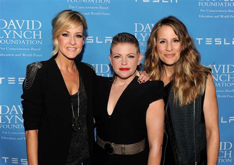 Dixie Chicks Drop Dixie From Name Cbs Los Angeles